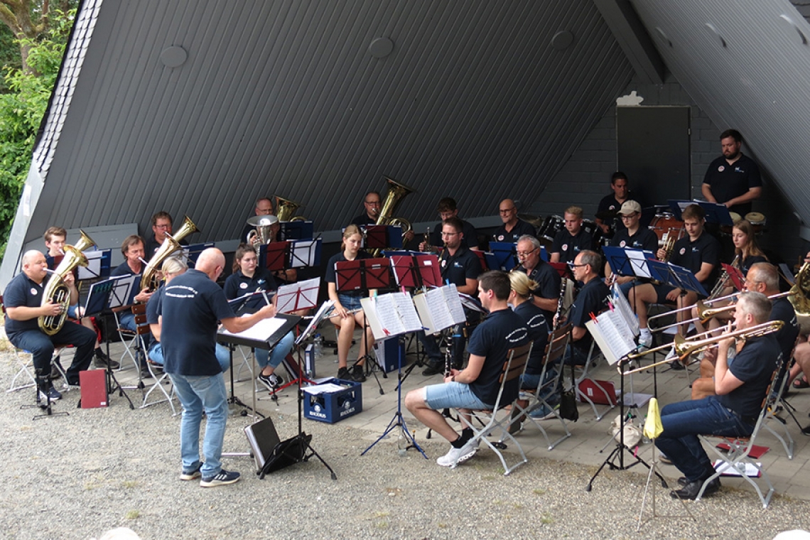 Stadtorchester eröffnet Konzertreihe im Kurpark