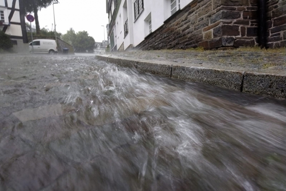 Unwetter hält Feuerwehr und Bewohner stundenlang in Atem