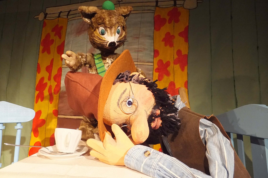 Puppenspiel mit Pettersson und Findus in der Stadtbücherei