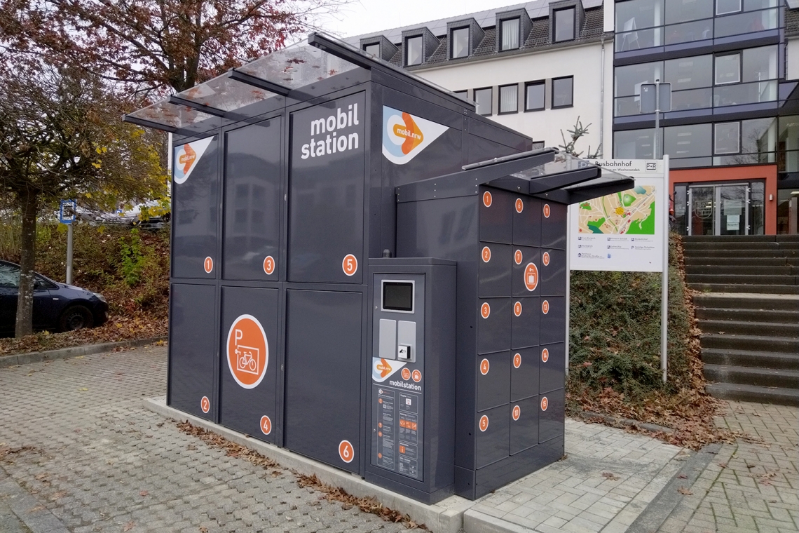 Mobilstation am Rathaus: Neuer Service für Radler und Reisende