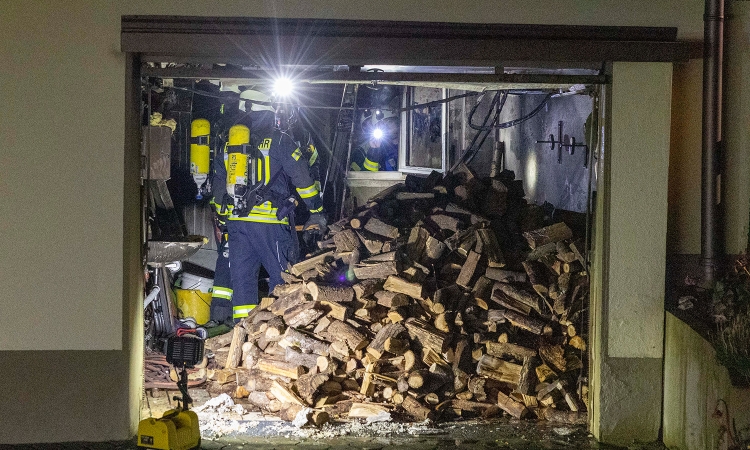 Garagenbrand in Oberheuslingen: Ermittlungen starten Montag