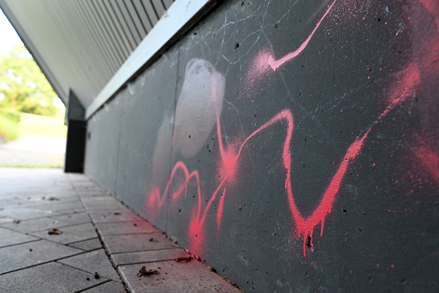 Wieder Graffiti-Schmierereien - diesmal im Kurpark