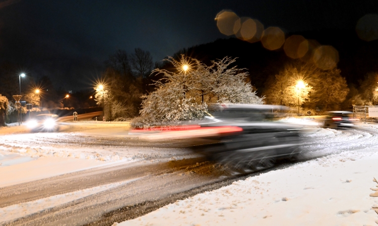 Schnee lässt Bäume in Oberholzklau und Niederndorf umkippen