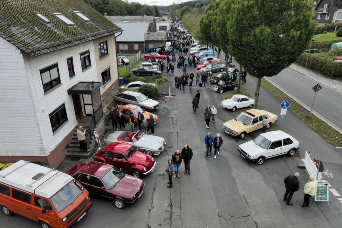 2. Oldtimertreffen an der Industriestraße in Niederfischbach