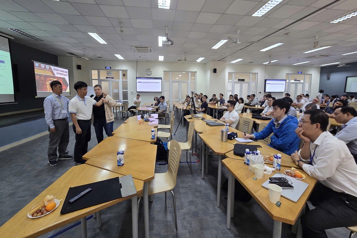 Freudenberger Chefärztin prägt Schulterchirurgie in Vietnam