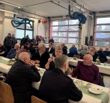 Von der Sonne geblendet: Pkw kollidiert mit Fahrrad