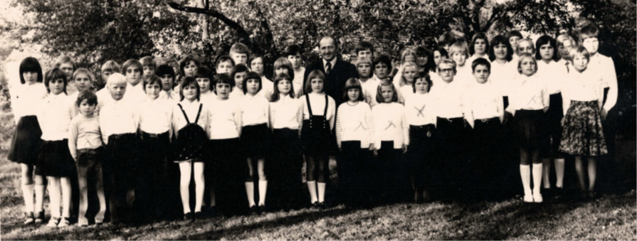  Der Kinder-Chor 1975 zum 50-jährigen Jubiläum