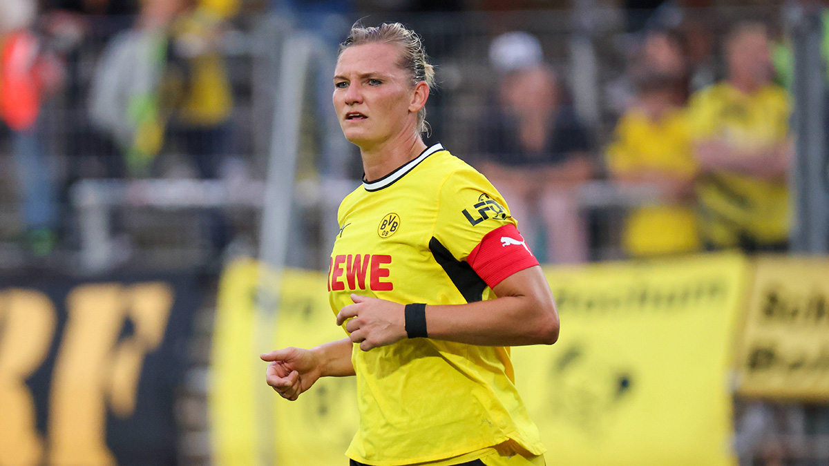 Die 145-malige deutsche Fußball-Nationalspielerin Alexandra Popp gastiert am Sonntag mit Borussia Dortmund beim SV Fortuna Freudenberg. (Foto: Imago)