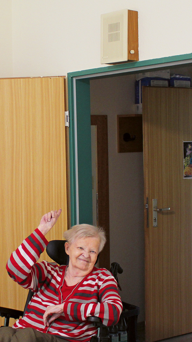 Heide Jendritzki freut sich jede Woche Donnerstag auf die aktuelle "Hausradio"-Sendung im Altenzentrum an der Lagemannstraße.